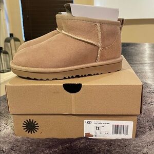 UGG Kids classic ultra mini Sz. 13